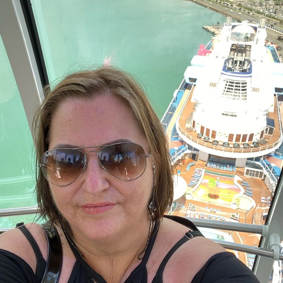 Meet your Posher, Lauren - Picture 8 of 11